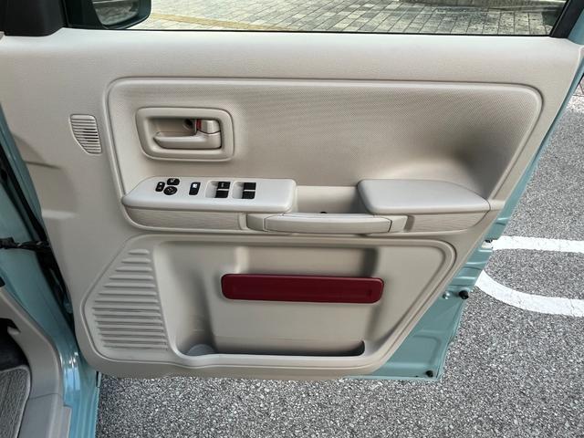 セーフティサポート　ルーフレール　両側電動ドア　オートライト／オートハイビーム　コーナーセンサー　シートヒーター　ＣＤ　ＵＳＢ　Ｂｌｕｅｔｏｏｔｈ　オートリトラミラー