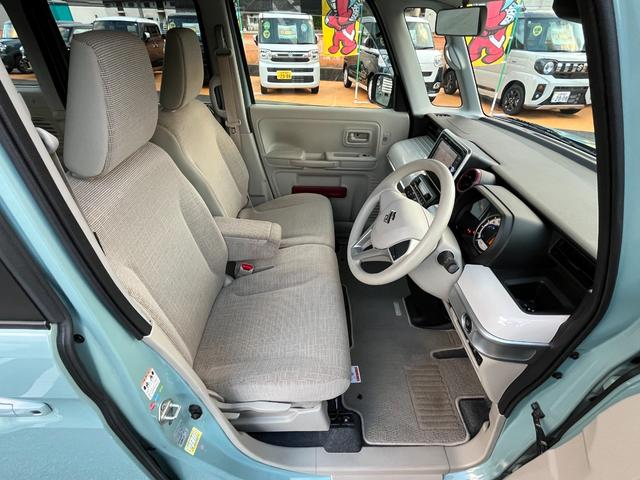 セーフティサポート　ルーフレール　両側電動ドア　オートライト／オートハイビーム　コーナーセンサー　シートヒーター　ＣＤ　ＵＳＢ　Ｂｌｕｅｔｏｏｔｈ　オートリトラミラー