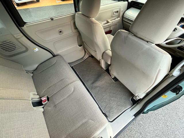 セーフティサポート　ルーフレール　両側電動ドア　オートライト／オートハイビーム　コーナーセンサー　シートヒーター　ＣＤ　ＵＳＢ　Ｂｌｕｅｔｏｏｔｈ　オートリトラミラー