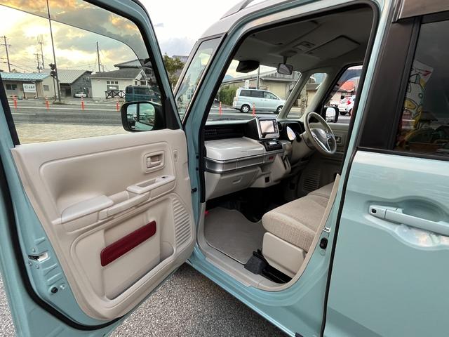 セーフティサポート　ルーフレール　両側電動ドア　オートライト／オートハイビーム　コーナーセンサー　シートヒーター　ＣＤ　ＵＳＢ　Ｂｌｕｅｔｏｏｔｈ　オートリトラミラー