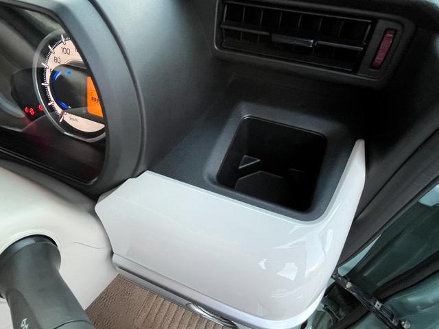 セーフティサポート　ルーフレール　両側電動ドア　オートライト／オートハイビーム　コーナーセンサー　シートヒーター　ＣＤ　ＵＳＢ　Ｂｌｕｅｔｏｏｔｈ　オートリトラミラー