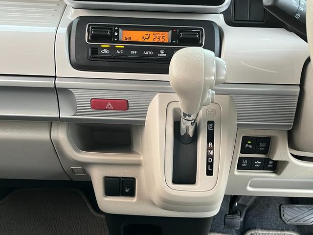 セーフティサポート　ルーフレール　両側電動ドア　オートライト／オートハイビーム　コーナーセンサー　シートヒーター　ＣＤ　ＵＳＢ　Ｂｌｕｅｔｏｏｔｈ　オートリトラミラー