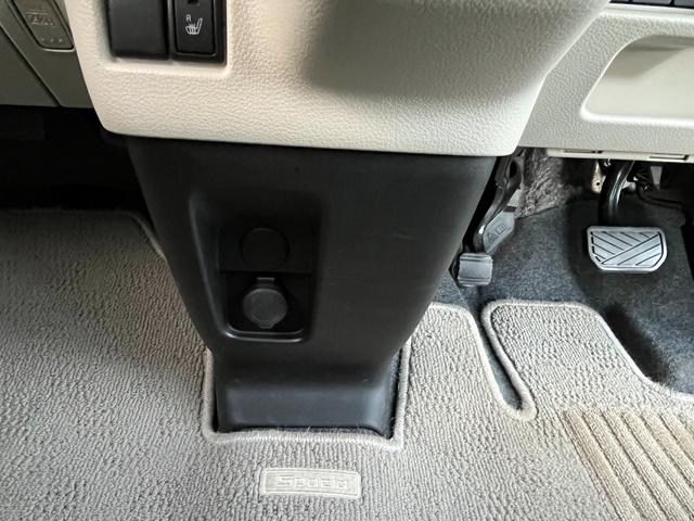 セーフティサポート　ルーフレール　両側電動ドア　オートライト／オートハイビーム　コーナーセンサー　シートヒーター　ＣＤ　ＵＳＢ　Ｂｌｕｅｔｏｏｔｈ　オートリトラミラー