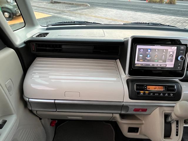 セーフティサポート　ルーフレール　両側電動ドア　オートライト／オートハイビーム　コーナーセンサー　シートヒーター　ＣＤ　ＵＳＢ　Ｂｌｕｅｔｏｏｔｈ　オートリトラミラー