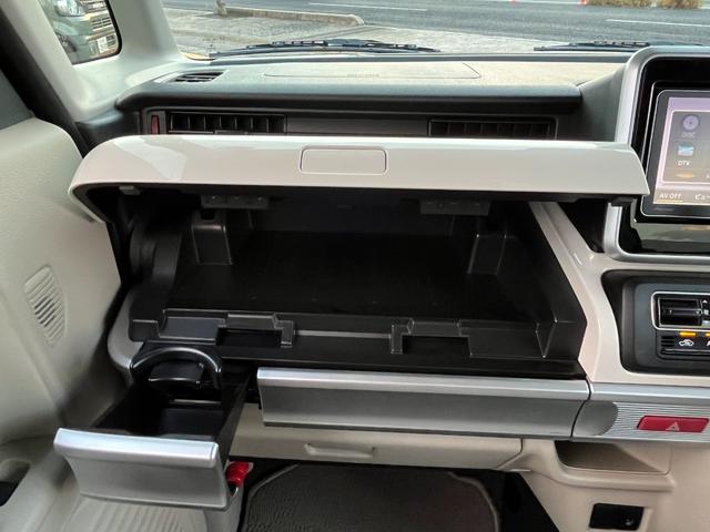 セーフティサポート　ルーフレール　両側電動ドア　オートライト／オートハイビーム　コーナーセンサー　シートヒーター　ＣＤ　ＵＳＢ　Ｂｌｕｅｔｏｏｔｈ　オートリトラミラー