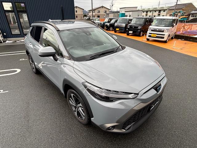 カローラクロス ハイブリッド　Ｚ　コーナーセンサー　ルーフレール　パワーシート　シートヒーター　パワーバックドア　純正ディスプレイオーディオ　ＵＳＢ　Ｂｌｕｅｔｏｏｔｈ　ｃａｒｐｌａｙ　アラウンドビューモニター（2枚目）