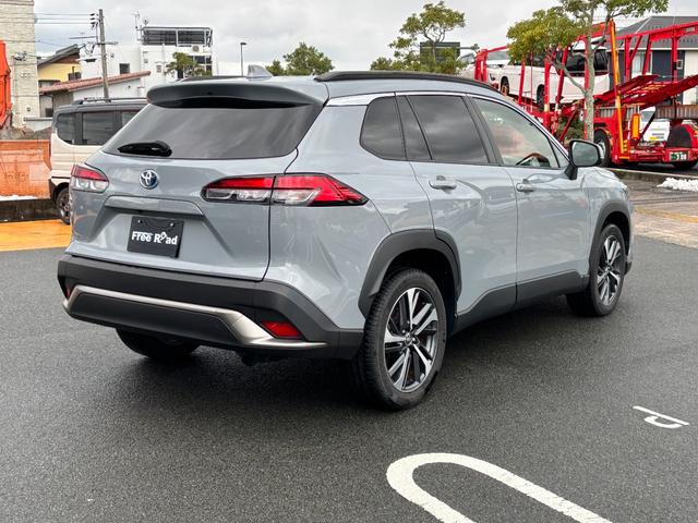 カローラクロス ハイブリッド　Ｚ　コーナーセンサー　ルーフレール　パワーシート　シートヒーター　パワーバックドア　純正ディスプレイオーディオ　ＵＳＢ　Ｂｌｕｅｔｏｏｔｈ　ｃａｒｐｌａｙ　アラウンドビューモニター（9枚目）