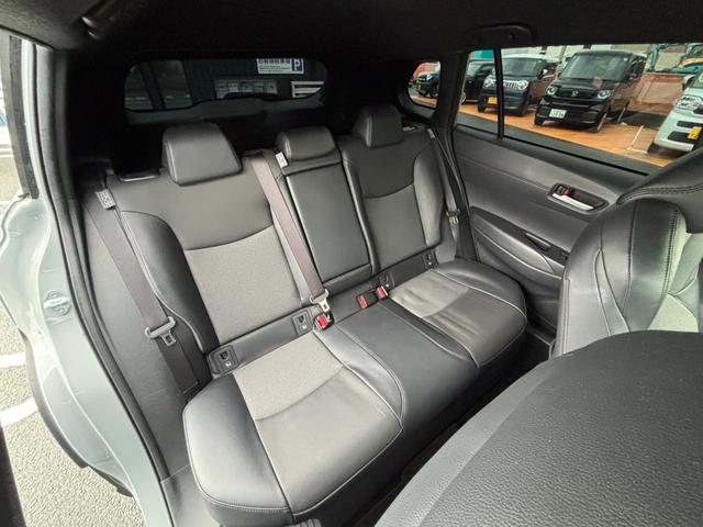 カローラクロス ハイブリッド　Ｚ　コーナーセンサー　ルーフレール　パワーシート　シートヒーター　パワーバックドア　純正ディスプレイオーディオ　ＵＳＢ　Ｂｌｕｅｔｏｏｔｈ　ｃａｒｐｌａｙ　アラウンドビューモニター（25枚目）