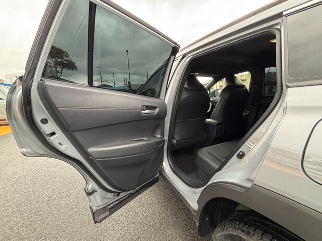 カローラクロス ハイブリッド　Ｚ　コーナーセンサー　ルーフレール　パワーシート　シートヒーター　パワーバックドア　純正ディスプレイオーディオ　ＵＳＢ　Ｂｌｕｅｔｏｏｔｈ　ｃａｒｐｌａｙ　アラウンドビューモニター（32枚目）