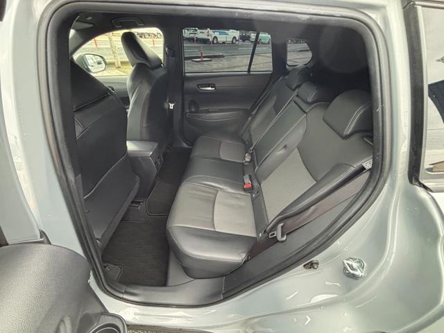 カローラクロス ハイブリッド　Ｚ　コーナーセンサー　ルーフレール　パワーシート　シートヒーター　パワーバックドア　純正ディスプレイオーディオ　ＵＳＢ　Ｂｌｕｅｔｏｏｔｈ　ｃａｒｐｌａｙ　アラウンドビューモニター（33枚目）