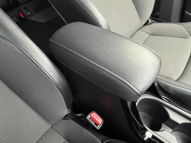 カローラクロス ハイブリッド　Ｚ　コーナーセンサー　ルーフレール　パワーシート　シートヒーター　パワーバックドア　純正ディスプレイオーディオ　ＵＳＢ　Ｂｌｕｅｔｏｏｔｈ　ｃａｒｐｌａｙ　アラウンドビューモニター（55枚目）