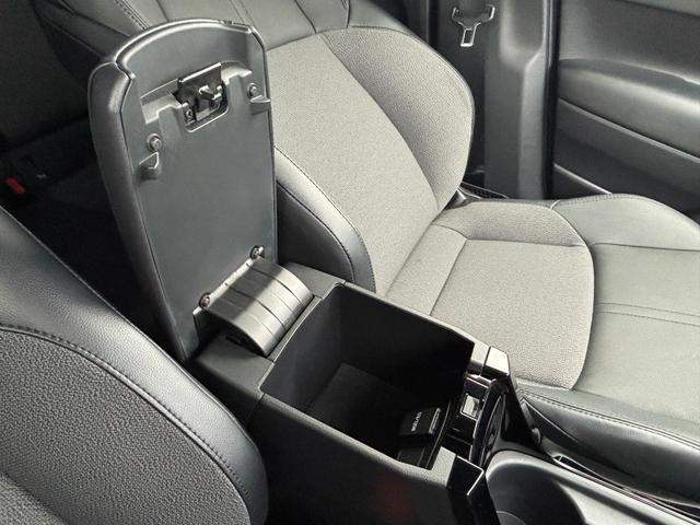 カローラクロス ハイブリッド　Ｚ　コーナーセンサー　ルーフレール　パワーシート　シートヒーター　パワーバックドア　純正ディスプレイオーディオ　ＵＳＢ　Ｂｌｕｅｔｏｏｔｈ　ｃａｒｐｌａｙ　アラウンドビューモニター（56枚目）