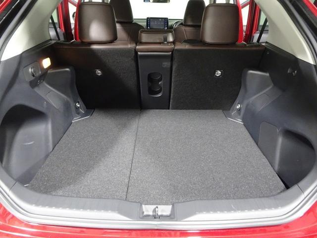 ヤリスクロス ハイブリッドＺ　ディスプレイオーディオ　ミュージックプレイヤー接続可　バックカメラ　衝突被害軽減システム　クルーズコントロール　ＥＴＣ　ドラレコ　スマートキー　シートヒーター　ＬＥＤヘッドランプ　純正アルミ（16枚目）