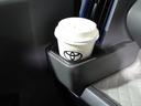 助手席前のカップホルダー。