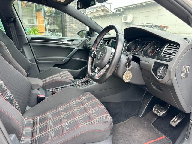 ゴルフＧＴＩ ベースグレード　パンデムワイドボディキット　ゼニス６　１８インチホイール　ＡＩＲＬＩＦＴ　３Ｈエアサス　クラブスポーツフロントバンパー　社外マフラー　社外エアクリーナー（43枚目）