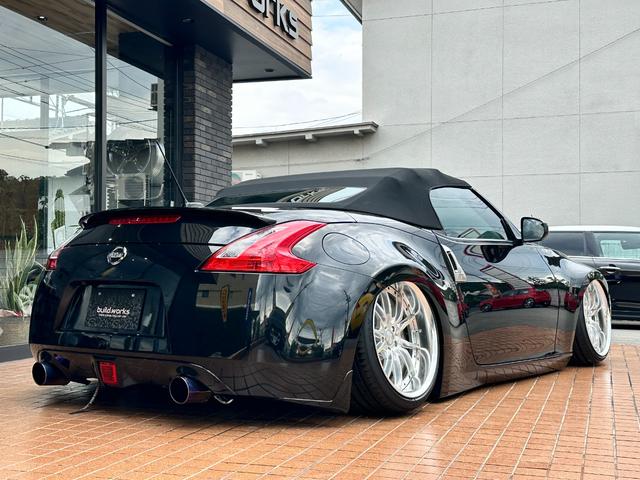 フェアレディZ ロードスターバージョンST エアフォースエアサス ヴァラマンディ19インチ T-demandeフルアーム T-demande前後ビッグブレーキ フロントカーボンリップ チタンエキゾースト NR-Gステアリング pivotスロコン(3枚目)