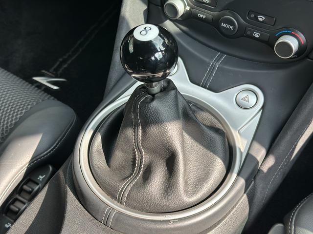 フェアレディZ ロードスターバージョンST エアフォースエアサス ヴァラマンディ19インチ T-demandeフルアーム T-demande前後ビッグブレーキ フロントカーボンリップ チタンエキゾースト NR-Gステアリング pivotスロコン(74枚目)