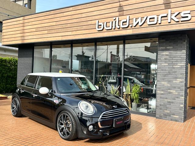 MINI クーパーS BBSRI-A18インチ KW車高調 レムスマフラー ユニオンジャックテールランプ サイドウィンカー シートカバー セルスターレーダー ドラレコ ツートンルーフミラー 車検2年付(6枚目)