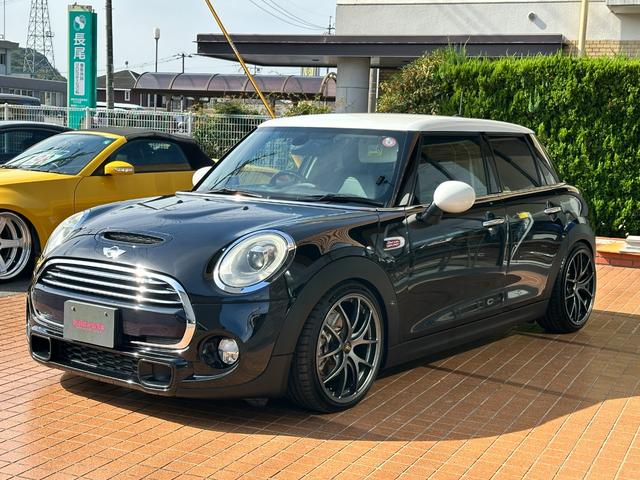 MINI クーパーS BBSRI-A18インチ KW車高調 レムスマフラー ユニオンジャックテールランプ サイドウィンカー シートカバー セルスターレーダー ドラレコ ツートンルーフミラー 車検2年付(12枚目)
