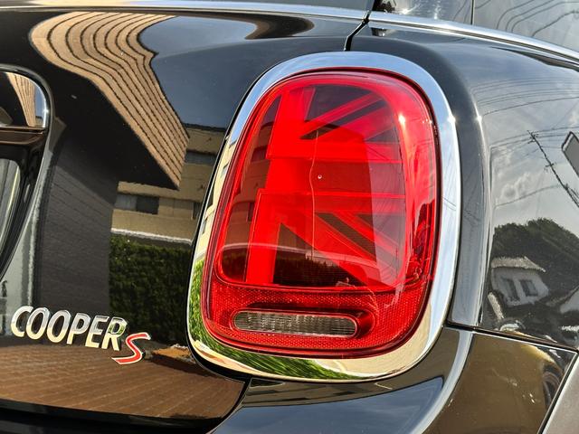 MINI クーパーS BBSRI-A18インチ KW車高調 レムスマフラー ユニオンジャックテールランプ サイドウィンカー シートカバー セルスターレーダー ドラレコ ツートンルーフミラー 車検2年付(26枚目)
