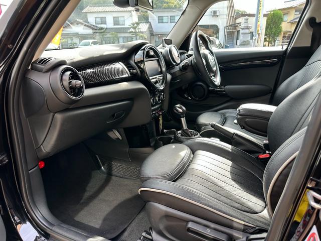 MINI クーパーS BBSRI-A18インチ KW車高調 レムスマフラー ユニオンジャックテールランプ サイドウィンカー シートカバー セルスターレーダー ドラレコ ツートンルーフミラー 車検2年付(42枚目)