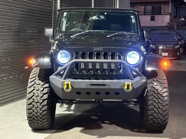 ジープ・ラングラーアンリミテッド アルティテュード　３７インチＯＰＥＮ　ＣＯＵＮＴＲＹ　ｋｍｃ　ＫＭ５２９ＨＯＬＬＳＨＯＴ　ＲＯＵＧＨ　ＣＯＵＮＴＲＹサスペンション　ステダン　ラテラル　　インテーク　ＸＲＣカンガルーバンパー　マフラー　ヒッチ　クランプ（5枚目）