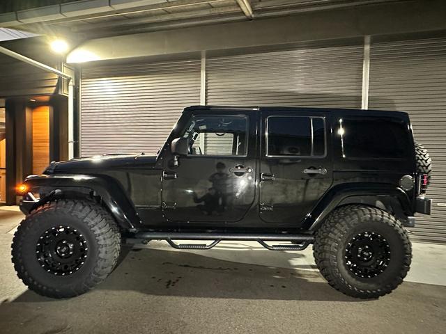 ジープ・ラングラーアンリミテッド アルティテュード　３７インチＯＰＥＮ　ＣＯＵＮＴＲＹ　ｋｍｃ　ＫＭ５２９ＨＯＬＬＳＨＯＴ　ＲＯＵＧＨ　ＣＯＵＮＴＲＹサスペンション　ステダン　ラテラル　　インテーク　ＸＲＣカンガルーバンパー　マフラー　ヒッチ　クランプ（7枚目）