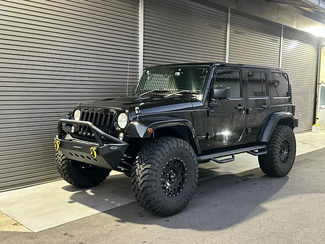 ジープ・ラングラーアンリミテッド アルティテュード　３７インチＯＰＥＮ　ＣＯＵＮＴＲＹ　ｋｍｃ　ＫＭ５２９ＨＯＬＬＳＨＯＴ　ＲＯＵＧＨ　ＣＯＵＮＴＲＹサスペンション　ステダン　ラテラル　　インテーク　ＸＲＣカンガルーバンパー　マフラー　ヒッチ　クランプ（12枚目）