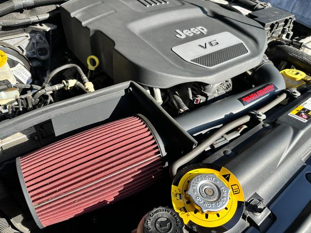 ジープ・ラングラーアンリミテッド アルティテュード　３７インチＯＰＥＮ　ＣＯＵＮＴＲＹ　ｋｍｃ　ＫＭ５２９ＨＯＬＬＳＨＯＴ　ＲＯＵＧＨ　ＣＯＵＮＴＲＹサスペンション　ステダン　ラテラル　　インテーク　ＸＲＣカンガルーバンパー　マフラー　ヒッチ　クランプ（16枚目）