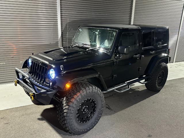 ジープ・ラングラーアンリミテッド アルティテュード　３７インチＯＰＥＮ　ＣＯＵＮＴＲＹ　ｋｍｃ　ＫＭ５２９ＨＯＬＬＳＨＯＴ　ＲＯＵＧＨ　ＣＯＵＮＴＲＹサスペンション　ステダン　ラテラル　　インテーク　ＸＲＣカンガルーバンパー　マフラー　ヒッチ　クランプ（26枚目）