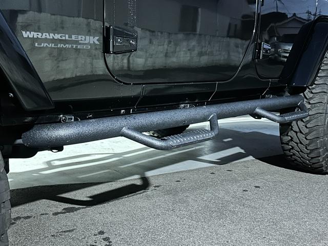 ジープ・ラングラーアンリミテッド アルティテュード　３７インチＯＰＥＮ　ＣＯＵＮＴＲＹ　ｋｍｃ　ＫＭ５２９ＨＯＬＬＳＨＯＴ　ＲＯＵＧＨ　ＣＯＵＮＴＲＹサスペンション　ステダン　ラテラル　　インテーク　ＸＲＣカンガルーバンパー　マフラー　ヒッチ　クランプ（35枚目）