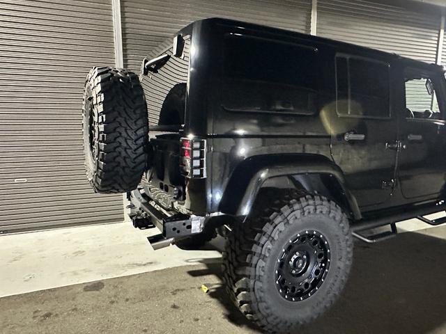 ジープ・ラングラーアンリミテッド アルティテュード　３７インチＯＰＥＮ　ＣＯＵＮＴＲＹ　ｋｍｃ　ＫＭ５２９ＨＯＬＬＳＨＯＴ　ＲＯＵＧＨ　ＣＯＵＮＴＲＹサスペンション　ステダン　ラテラル　　インテーク　ＸＲＣカンガルーバンパー　マフラー　ヒッチ　クランプ（37枚目）