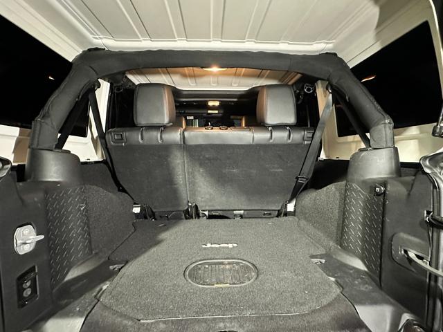 ジープ・ラングラーアンリミテッド アルティテュード　３７インチＯＰＥＮ　ＣＯＵＮＴＲＹ　ｋｍｃ　ＫＭ５２９ＨＯＬＬＳＨＯＴ　ＲＯＵＧＨ　ＣＯＵＮＴＲＹサスペンション　ステダン　ラテラル　　インテーク　ＸＲＣカンガルーバンパー　マフラー　ヒッチ　クランプ（45枚目）