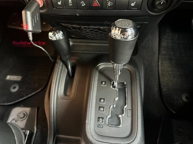 ジープ・ラングラーアンリミテッド アルティテュード　３７インチＯＰＥＮ　ＣＯＵＮＴＲＹ　ｋｍｃ　ＫＭ５２９ＨＯＬＬＳＨＯＴ　ＲＯＵＧＨ　ＣＯＵＮＴＲＹサスペンション　ステダン　ラテラル　　インテーク　ＸＲＣカンガルーバンパー　マフラー　ヒッチ　クランプ（67枚目）