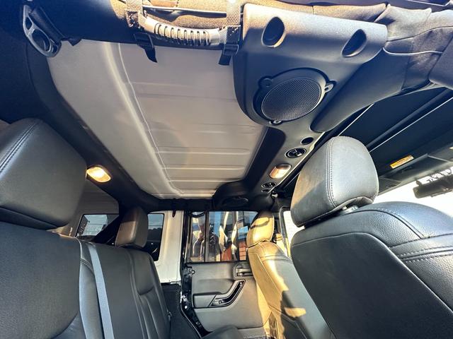 ジープ・ラングラーアンリミテッド アルティテュード　３７インチＯＰＥＮ　ＣＯＵＮＴＲＹ　ｋｍｃ　ＫＭ５２９ＨＯＬＬＳＨＯＴ　ＲＯＵＧＨ　ＣＯＵＮＴＲＹサスペンション　ステダン　ラテラル　　インテーク　ＸＲＣカンガルーバンパー　マフラー　ヒッチ　クランプ（74枚目）