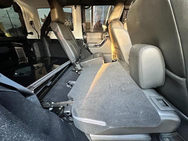 ジープ・ラングラーアンリミテッド アルティテュード　３７インチＯＰＥＮ　ＣＯＵＮＴＲＹ　ｋｍｃ　ＫＭ５２９ＨＯＬＬＳＨＯＴ　ＲＯＵＧＨ　ＣＯＵＮＴＲＹサスペンション　ステダン　ラテラル　　インテーク　ＸＲＣカンガルーバンパー　マフラー　ヒッチ　クランプ（75枚目）