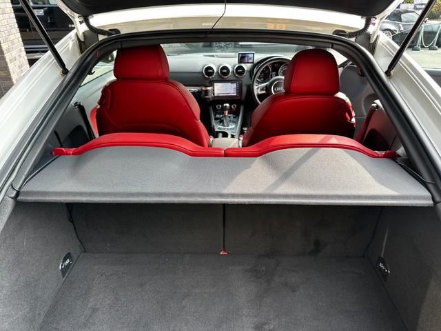 ＴＴクーペ ２．０ＴＦＳＩ　２．０ＴＦＳＩ　赤革　ＢＢＳアルミホイール　ＢＬＵＥＴＯＯＴＨ　ドラレコ　バックカメラ　ＵＳＢ入力　車検Ｒ８年９月（33枚目）