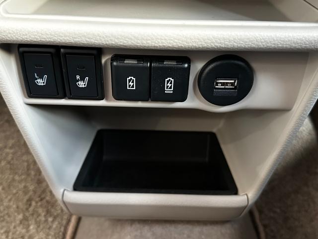 アルトラパンLC X 全方位カメラ9インチナビ LEDヘッドライト バックカメラ 衝突被害軽減システム ワンオーナー禁煙車 スマートキー ETC オートライト オートエアコン シートヒーター OPアルミホイールドアバイザー(20枚目)