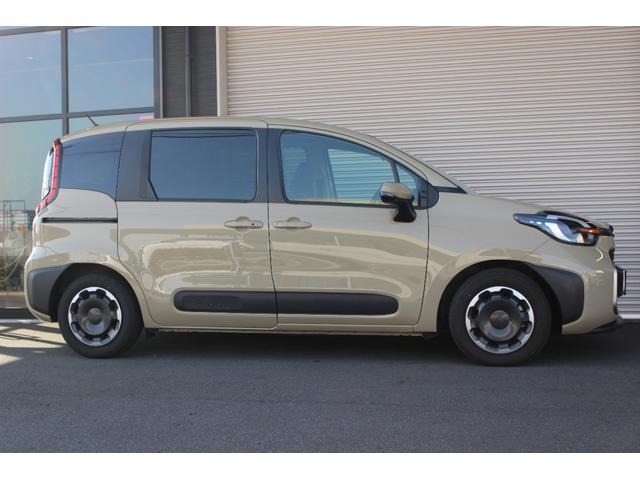 シエンタ ハイブリッドZ ・禁煙車・ユーザー買取車・両側パワースライドドア・ETC2.0・シートヒーター・ステアリングヒーター・LEDヘッドランプ・ドライブレコーダー前後・パノラミックビューモニター・地デジTV・バックカメラ(5枚目)