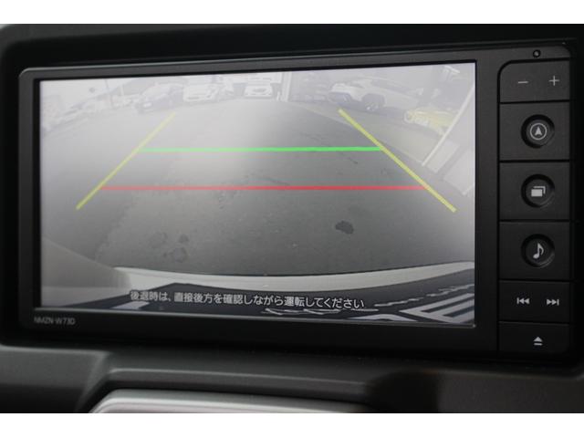 �o�b�N�J�����t���ł��B�K�C�h���C���Ńo�b�N���Ԃ��T�|�[�g���Ă���܂��B