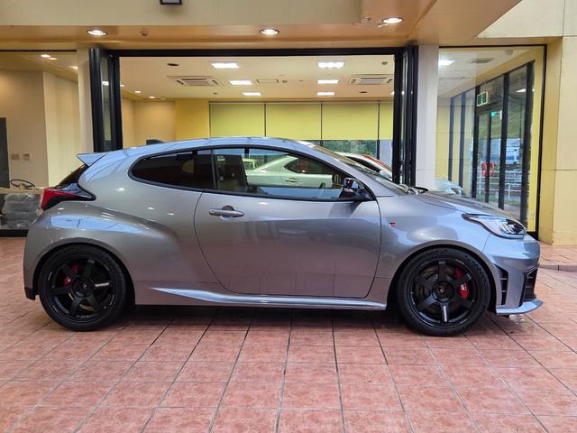 GRヤリス RZ ハイパフォーマンス ワンオーナー 禁煙車(4枚目)