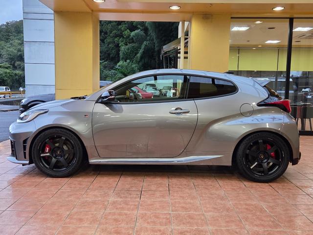 GRヤリス RZ ハイパフォーマンス ワンオーナー 禁煙車(8枚目)