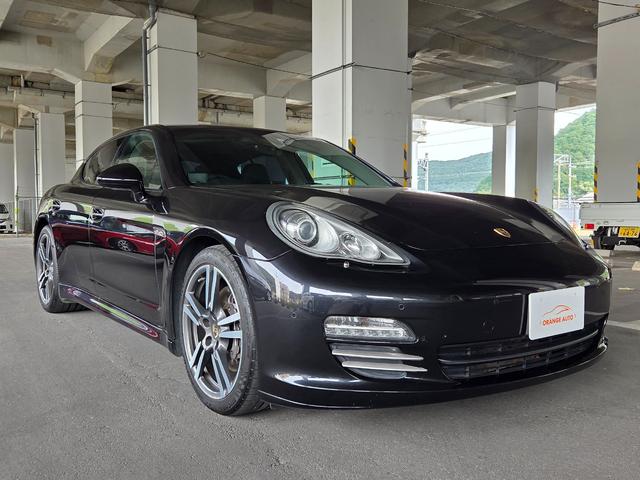 パナメーラ 4 4WD サンルーフ 黒革シート HDDナビ TV BLUETOOTH バックカメラ(3枚目)