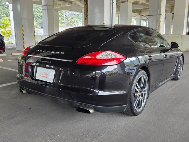 パナメーラ 4 4WD サンルーフ 黒革シート HDDナビ TV BLUETOOTH バックカメラ(5枚目)
