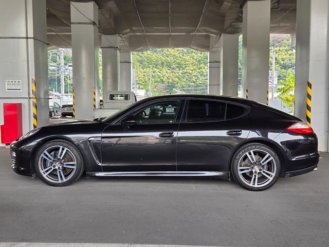 パナメーラ 4 4WD サンルーフ 黒革シート HDDナビ TV BLUETOOTH バックカメラ(8枚目)