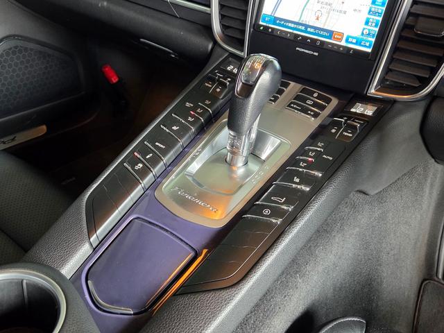 パナメーラ 4 4WD サンルーフ 黒革シート HDDナビ TV BLUETOOTH バックカメラ(31枚目)