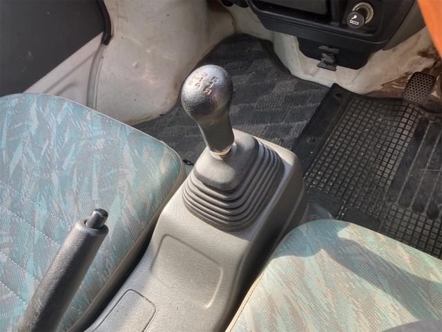キャリイトラック ベースグレード 5速マニュアル 4WD エアコン パワステ無し 車検付き 自社下取り車 最大積載量350Kg(11枚目)