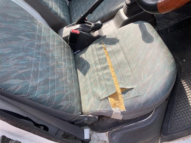 キャリイトラック ベースグレード 5速マニュアル 4WD エアコン パワステ無し 車検付き 自社下取り車 最大積載量350Kg(13枚目)