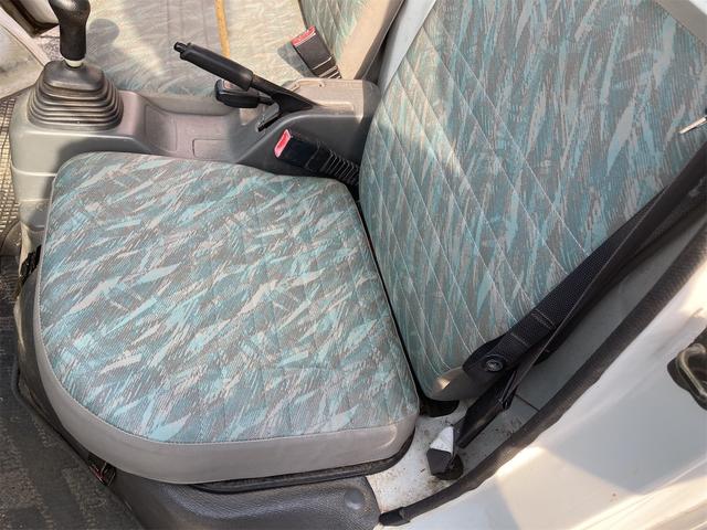 キャリイトラック ベースグレード 5速マニュアル 4WD エアコン パワステ無し 車検付き 自社下取り車 最大積載量350Kg(14枚目)