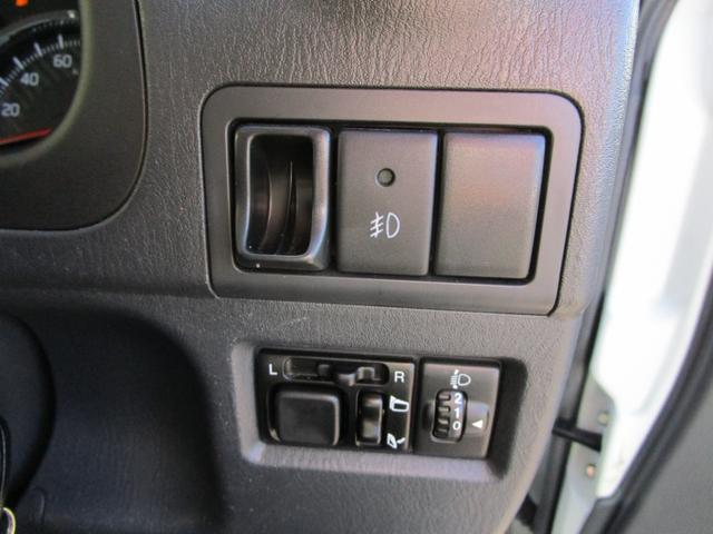 ジムニー ランドベンチャー　禁煙車　ＳＤナビ　ＣＤ　ＤＶＤ　Ｂｌｕｅｔｏｏｔｈ　フルセグＴＶ　ＥＴＣ　電格ミラー　ターボ　ワンオーナー　ＬＥＤヘッドランプ　４ＷＤ　フォグ（12枚目）